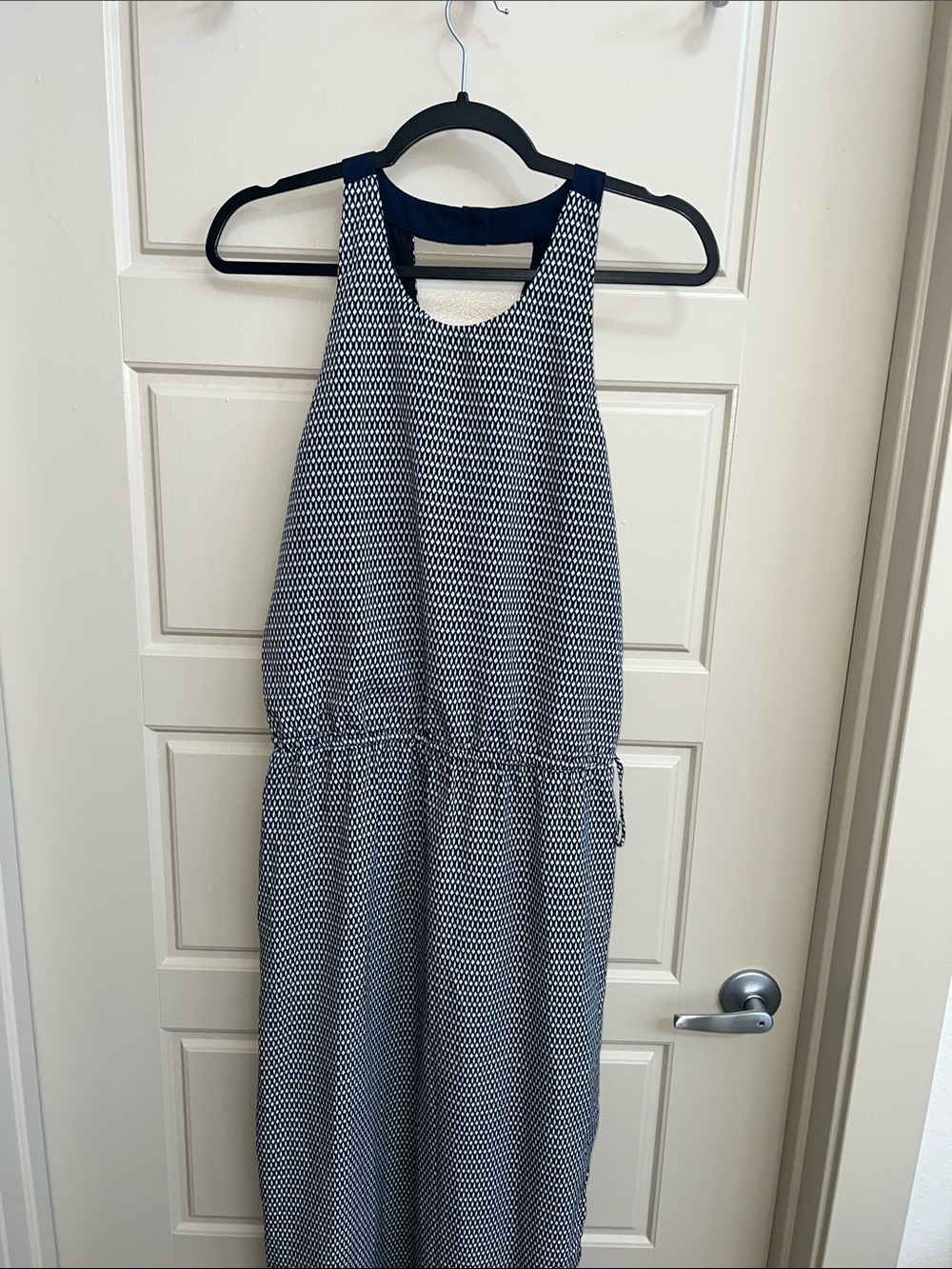 Barneys New York Navy & White Patterned Sleeveless maxi Dress Sz 10 summer comfy - Picture 3 of 10